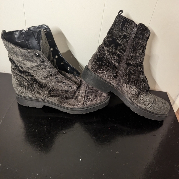 Indigo Shoes - Indigo Rd Combat Style Boot Grey Size 9.5 M